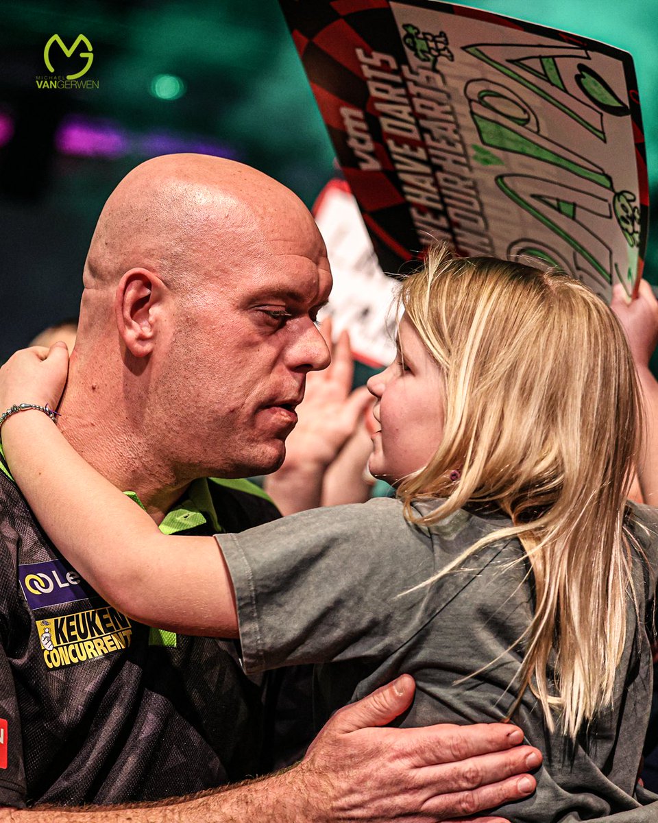 Michael Van Gerwen tweet media