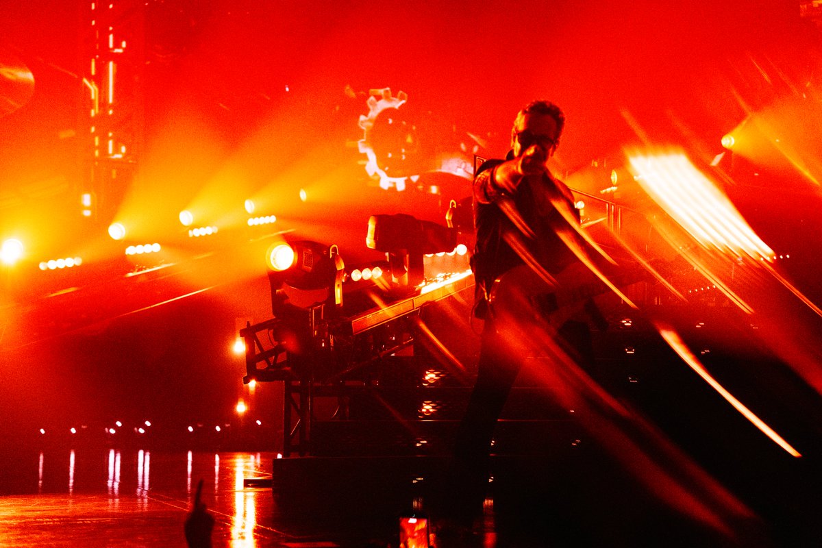 Def Leppard tweet media