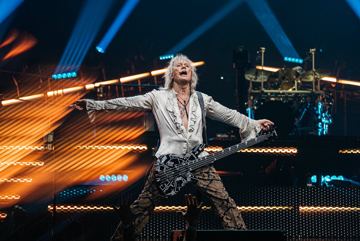 Def Leppard tweet media