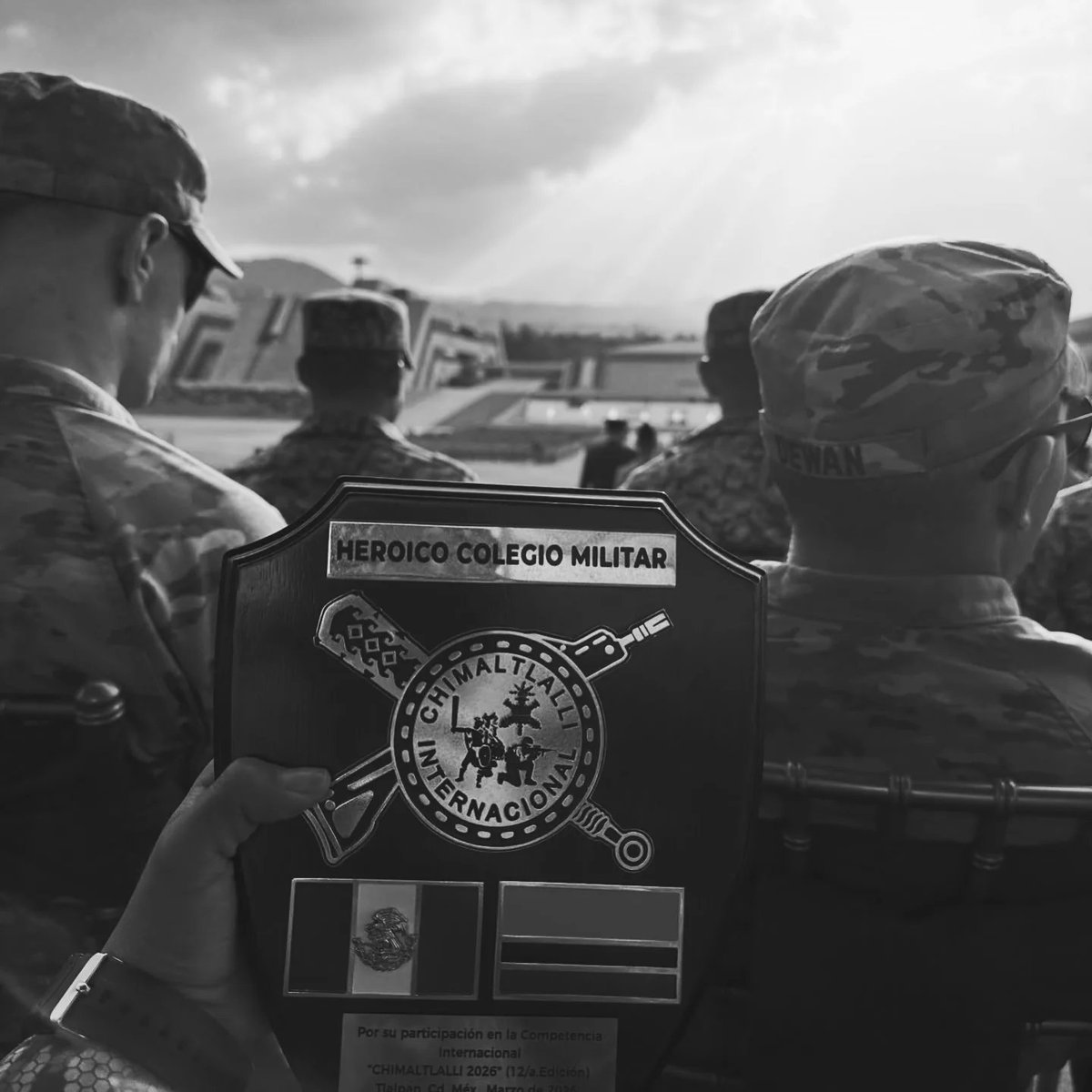 ElOficialdeCuartel tweet media