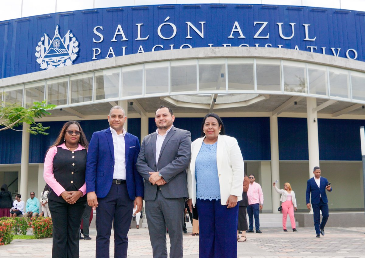 Universidad del Caribe tweet media