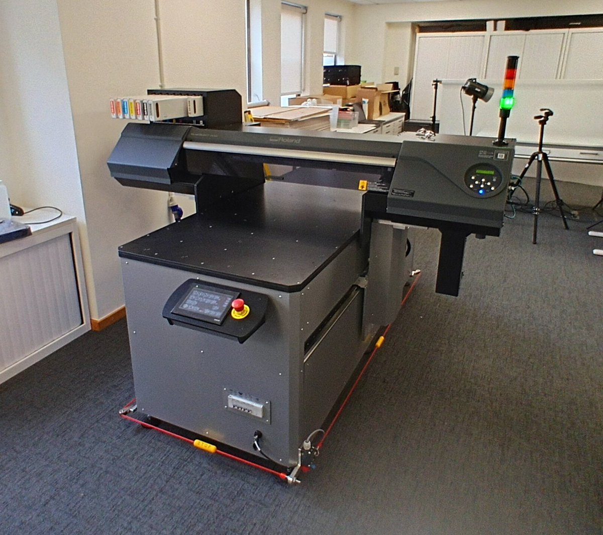 RevoDigi's tweet image. Our Service Engineer has been on site installing a Roland VersaOBJECT CO-300 Flatbed UV Printer for a customer! 🖨️

📩 Interested in upgrading your print setup? Contact our team today at sales@revolution-digital.co.uk

#RolandDG #PrintTechnology #UVPrinting #TechnicalSupport