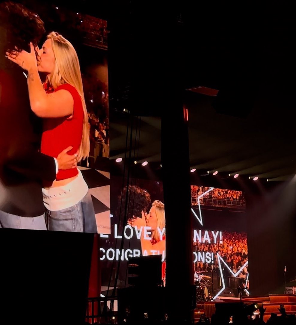 courtney | 20 ★ tweet media