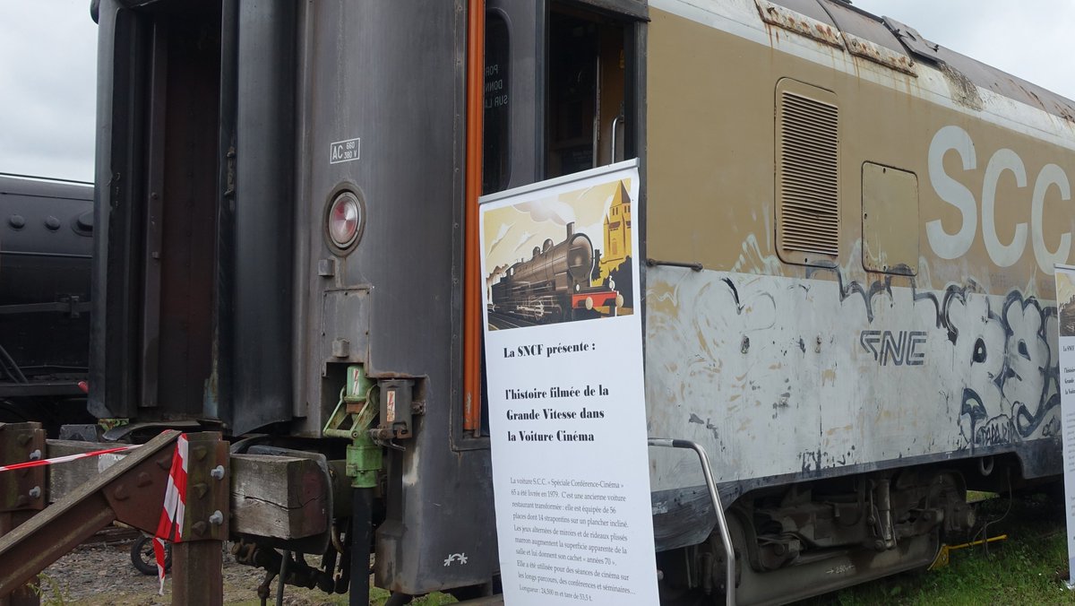 A la voiture-bar tweet media