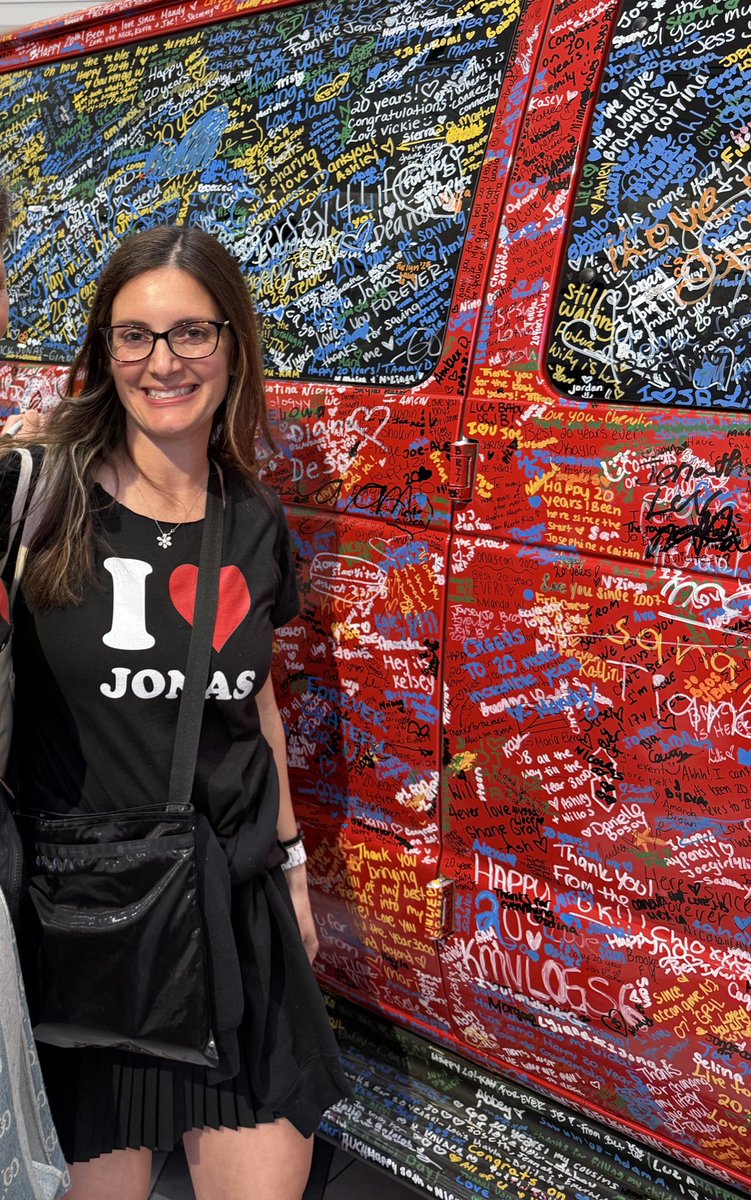 𝒮𝒶𝓃𝒹𝓇𝒶💛🌼 tweet media