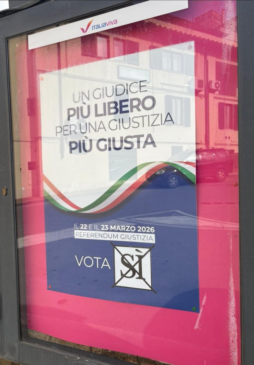 gisellaruccia's tweet image. "Ho lasciato ai nostri la libertà di scegliere" (Matteo Renzi ora a #Maratonamentana)
Ieri a Rignano, la sua città, c'erano questi manifesti.
Mamma mia, non si smentisce mai.
@ellyesse, @AngeloBonelli1, @NFratoianni, @GiuseppeConteIT smollatelooo