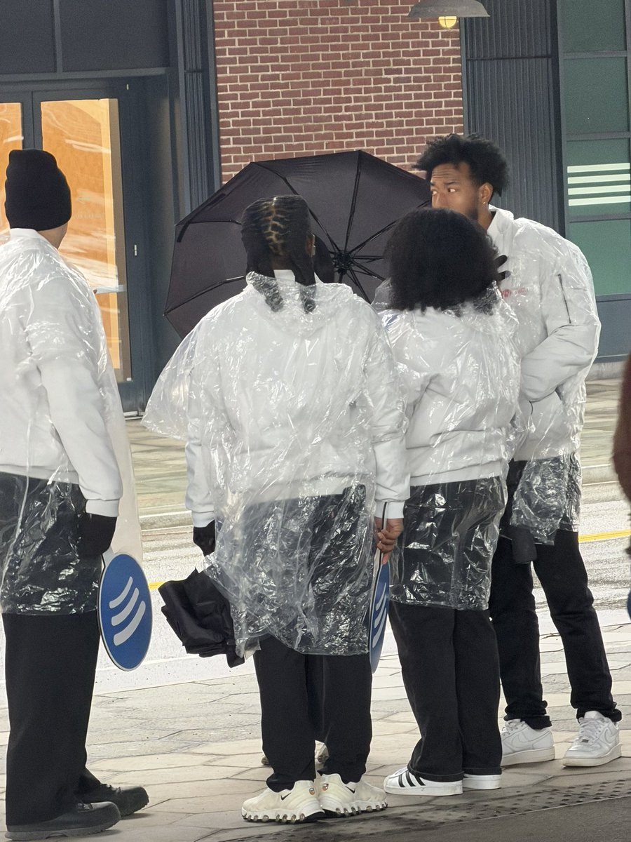 dest VAI VER O BTS tweet media