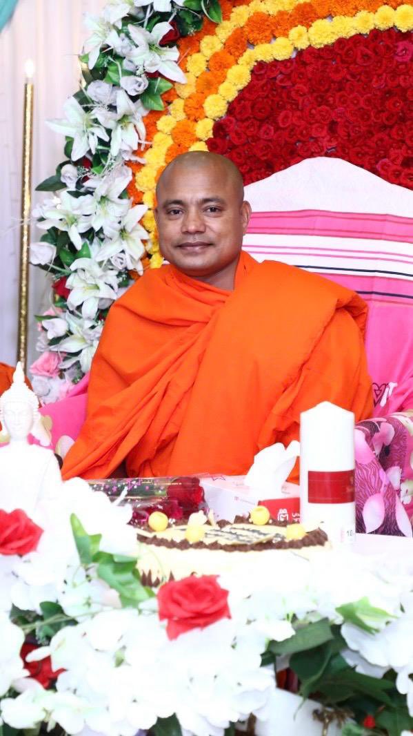 saranangkar's tweet photo. সংযুক্ত আরব আমিরাতে এই প্রথমবারের মতো সর্ববৃহৎ পরিসরে অনুষ্ঠিত হয়েছে অষ্টবিংশতি বুদ্ধ পূজা, অগ্রশ্রাবক  ও অশীতি মহাশ্রাবক, উপগুপ্ত ভান্তের পূজা ও সংঘদান, অষ্টপরিষ্কার দান এবং পূজনীয় ধুতাঙ্গ সাধক ভদন্ত শরণংকর মহাথের মহোদয়ের ১৫তম ধুতাঙ্গ বর্ষপূরণ ও একক সদ্ধর্মদেশনা অনুষ্ঠান। https://t.co/Dr4BfCyD8G