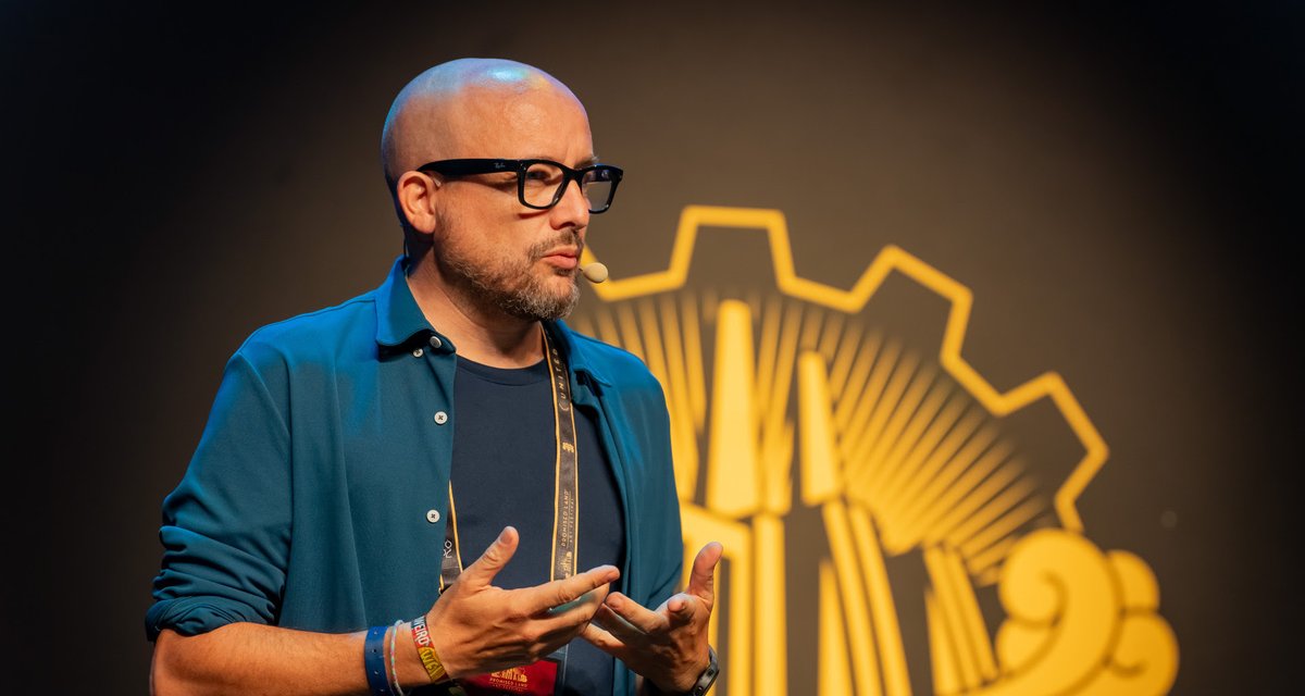 Camera&Light Mag tweet media