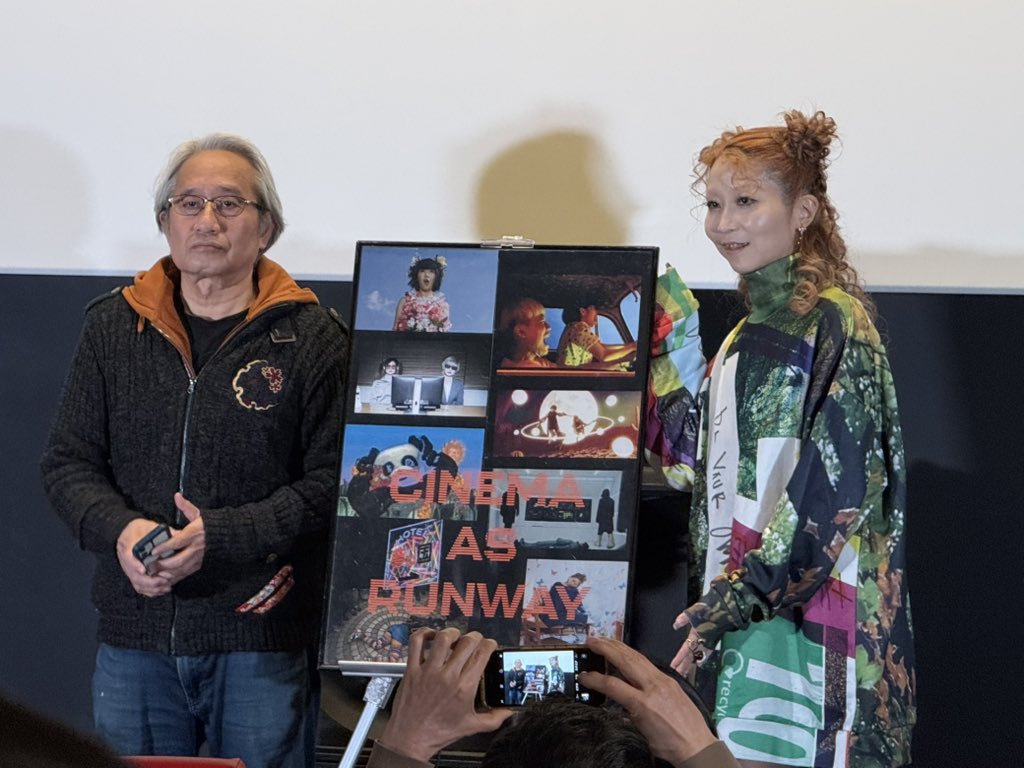 こじっさ tweet media