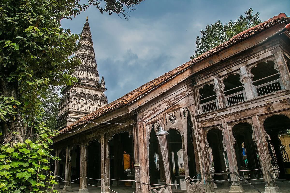 पुण्यातील तुळशीबाग येथील 

राममंदिर 

हे अठराव्या शतकातील 

मराठाकालीन मंदिर !