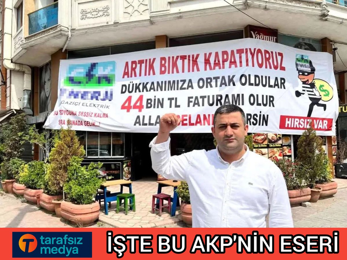 💥#TürkiyeYüzyılı nda #Esnaf ı bitirdiler....
💥#ArtıkBıktık, #HırsızVar. Bir ay öncesine kadar #ElektrikFaturası 8-9 bin lira geliyordu. Bu ay 44 bin lira gelince işyerinin önüne "Artık bıktık, kapatıyoruz, Hırsız Var" diye pankart asıp #EkmekTeknesi ni kapatma kararı aldı.