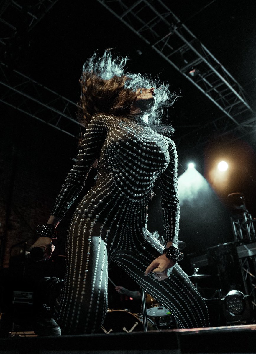 DIAMANTE tweet media