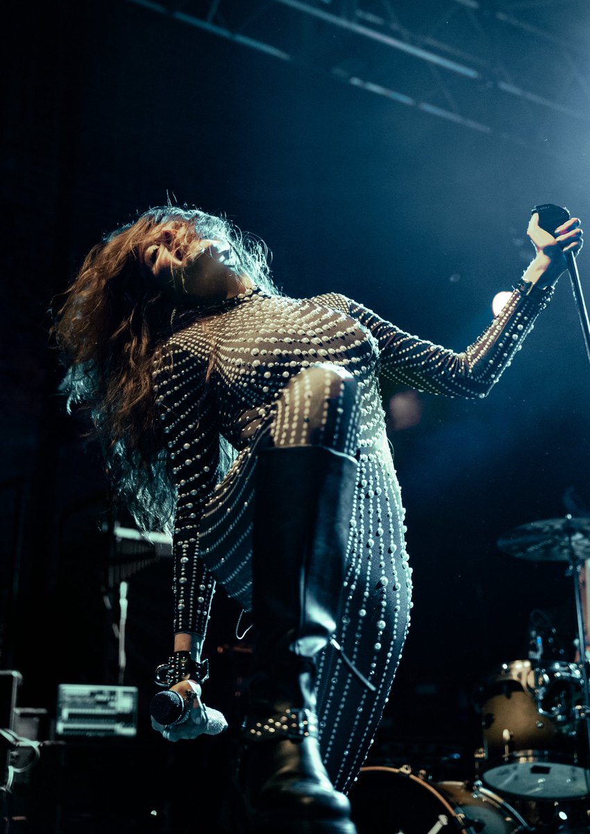 DIAMANTE tweet media