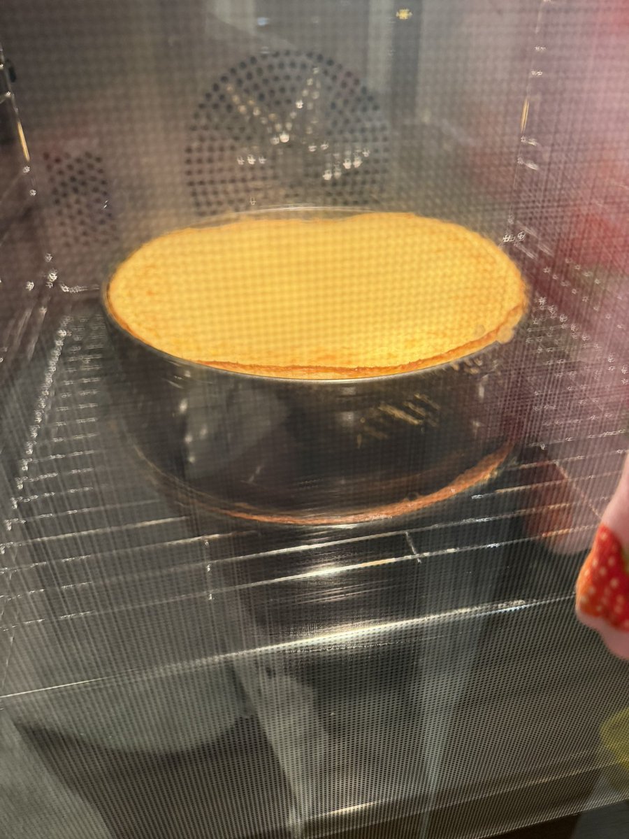 Intolerant lactose • • tweet media