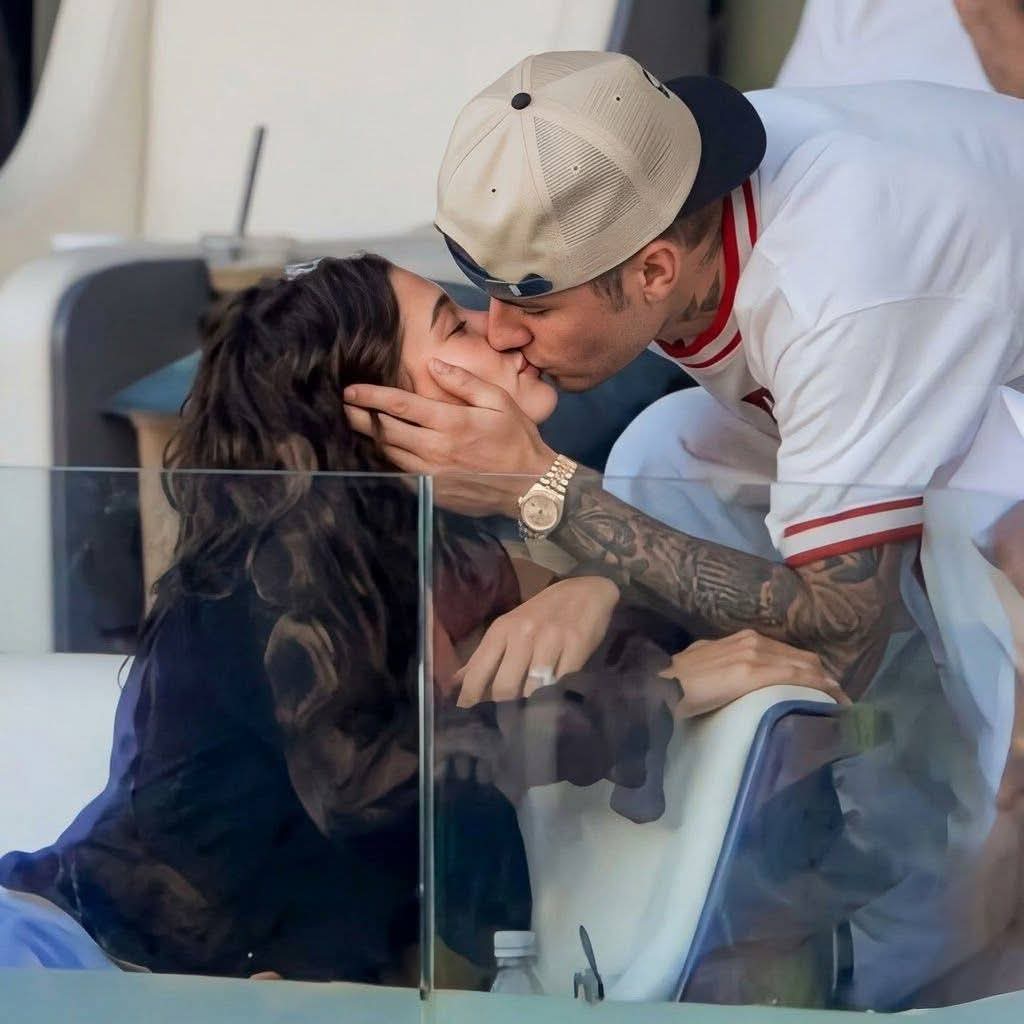 𝓢 🪽 tweet media