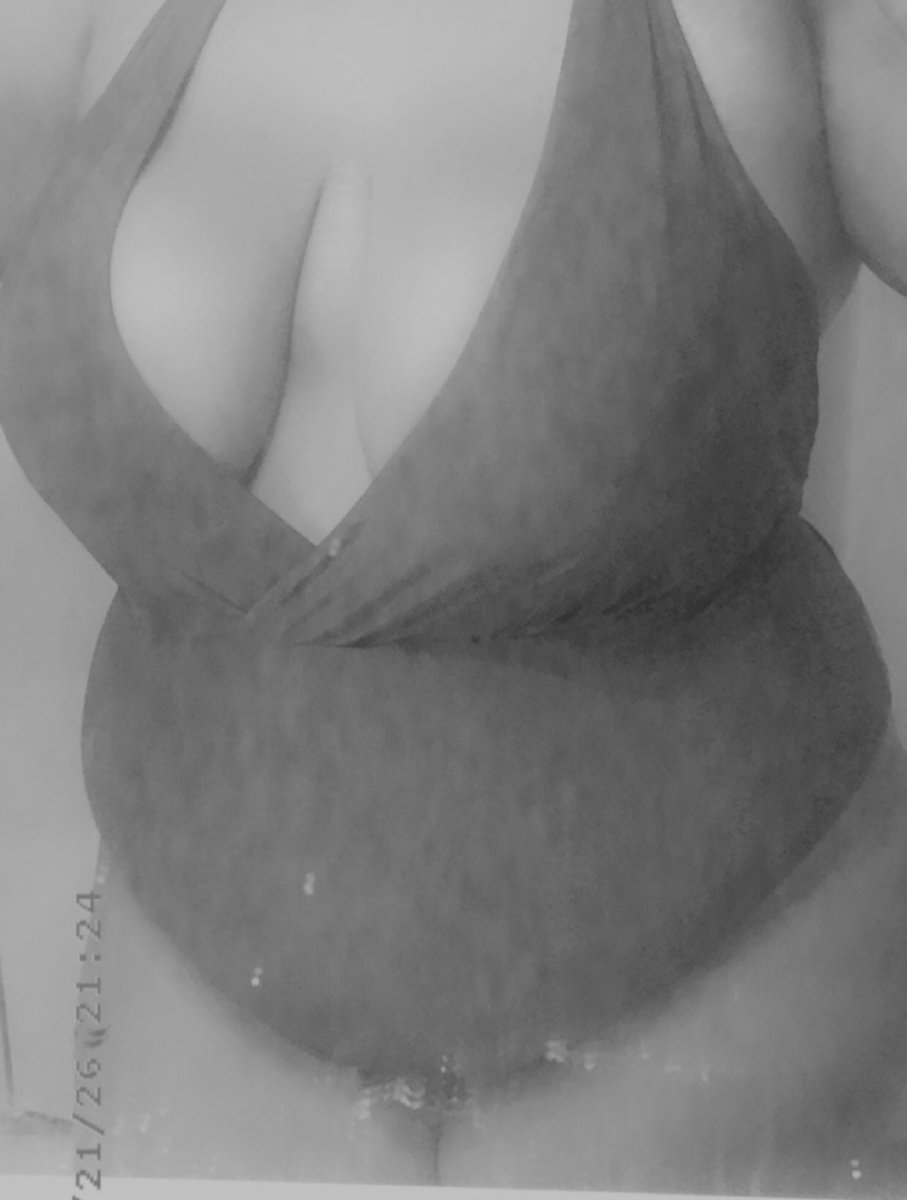 luxe_rose06's tweet photo. feeling generous tonight? 👀 fund my toes pics or apply to be my paypig 🐷💸
#nsfw #soles #paypig #toespics #feetpics #switch #dom #sub #nsfwtwt https://t.co/IoQUHEJNgp