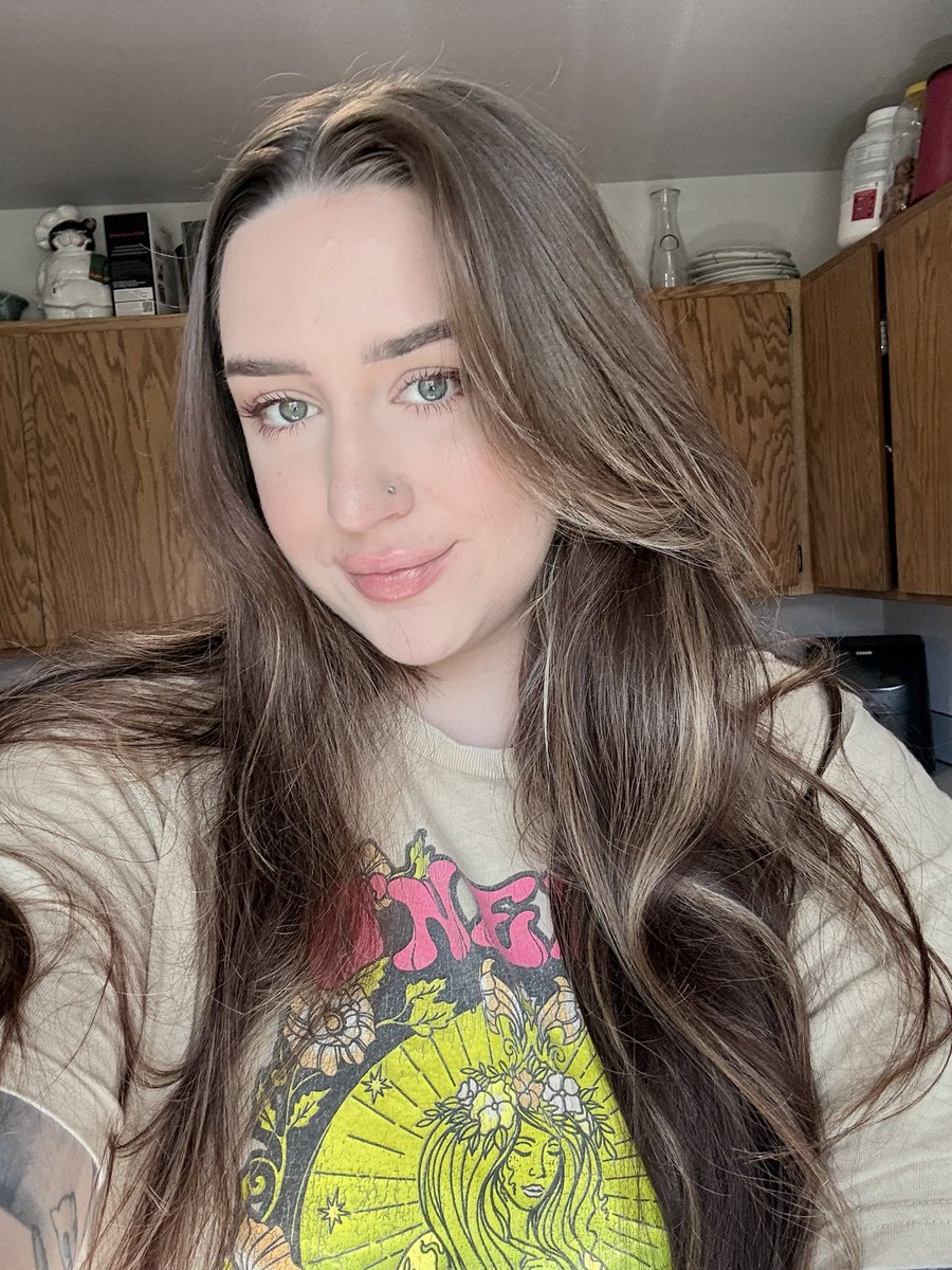 ! Shiny Daniela ! tweet media