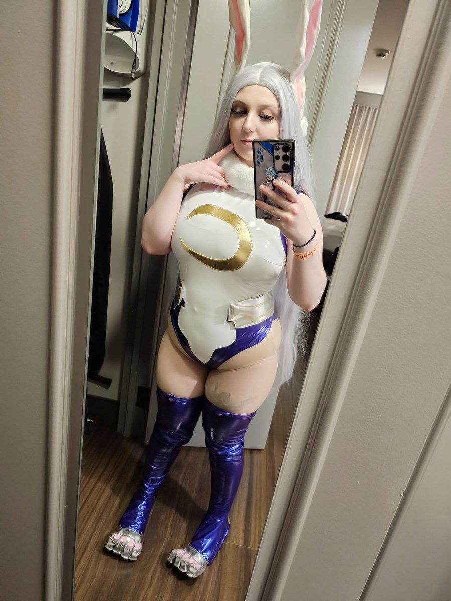 Ophelia 🦇 tweet media