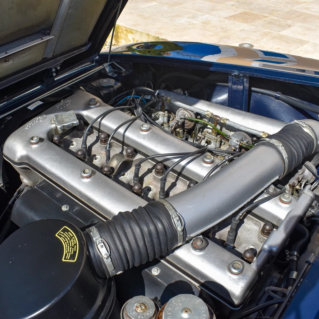 Bringatrailer's tweet image. This 1965 Alfa Romeo 2600 is powered by a 2,584cc DOHC inline-six fed by triple Solex carburetors and linked to a five-speed manual transmission. It's listed now in Limoux, France, on BaT!

bringatrailer.com/listing/1965-a…