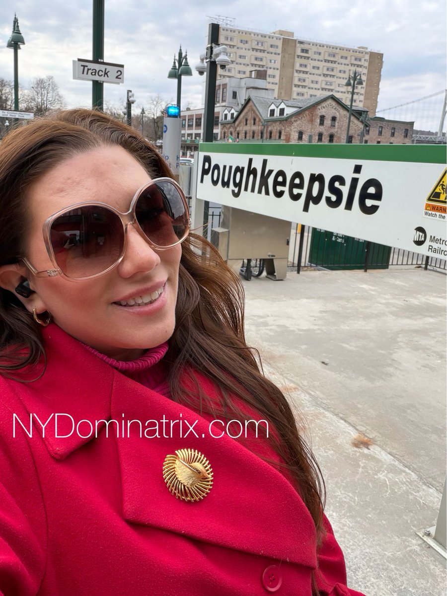 Ms. Elena De Luca tweet media