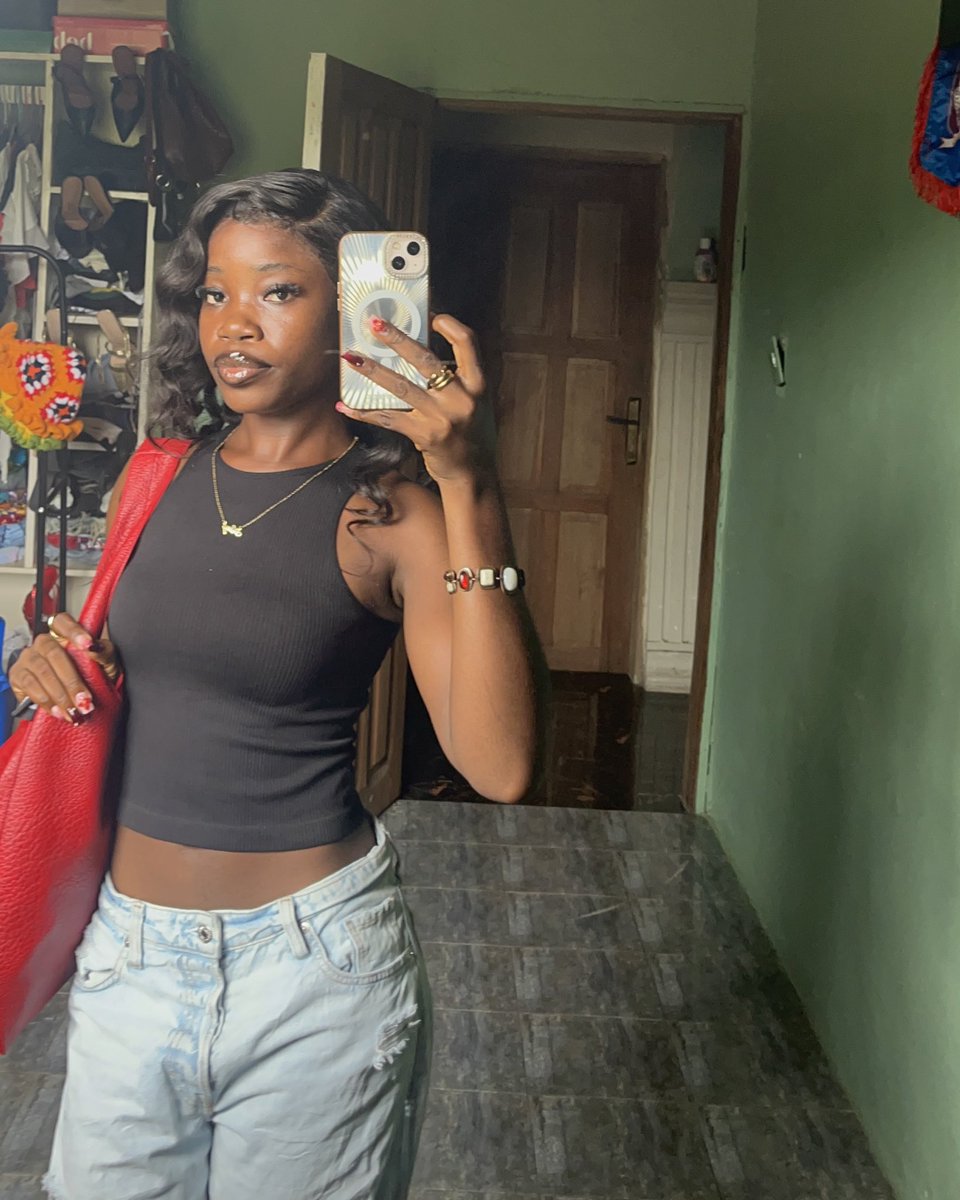 Amy🇱🇷🖤 tweet media