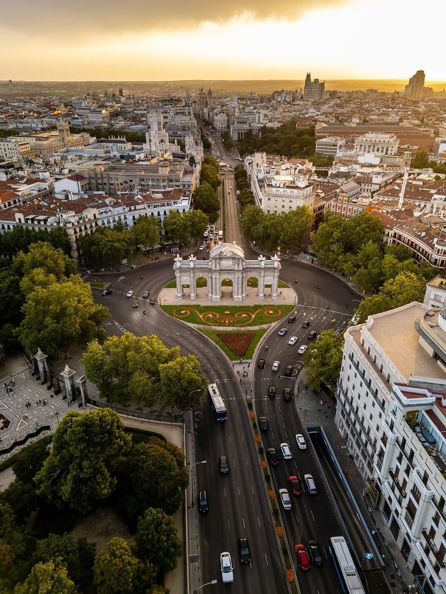 Constitución Española de 1978 tweet media