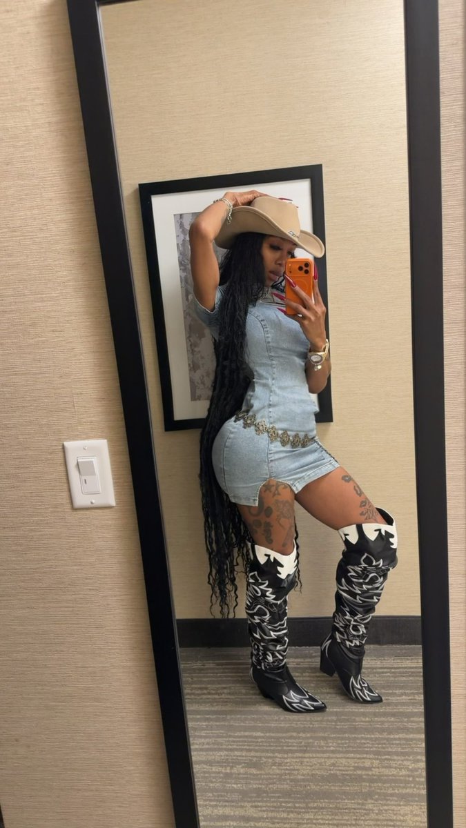 Goddess MS Pretty Dck🧙‍♀️🍑 tweet media
