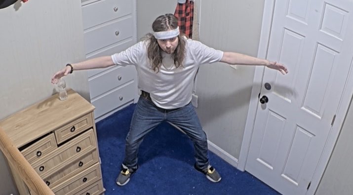 munchknuckles tweet media