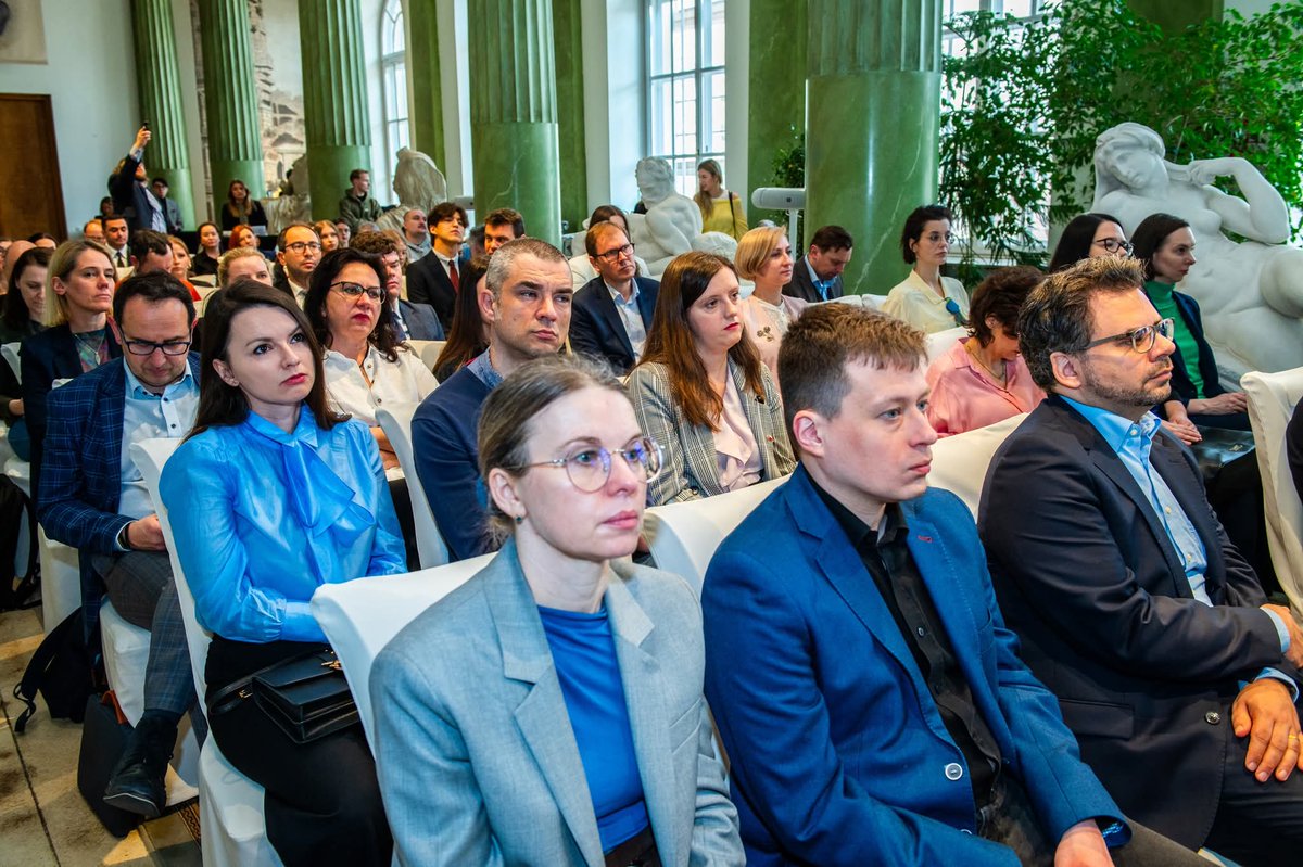 mummy_research's tweet photo. Focused on tagging the major players for maximum visibility.
Honoured to have representatives from Mummy Research Center at the VI Polish-British Science Forum @UW_Warszawa! 🇵🇱🇬🇧
#MummyResearchCenter #Nature #RoyalSociety #UniversityOfWarsaw #Research #ScienceForum #UKPL https://t.co/EmNFa39DOJ
