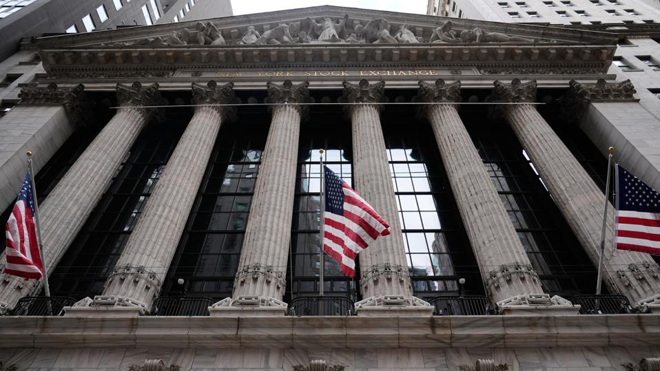 Forbes's tweet photo. Dow, S&amp;P 500 And Nasdaq Rebound In ‘Relief Rally’—As Gold Prices Stumble
https://t.co/hByY9FhtCH https://t.co/44BdfYih03