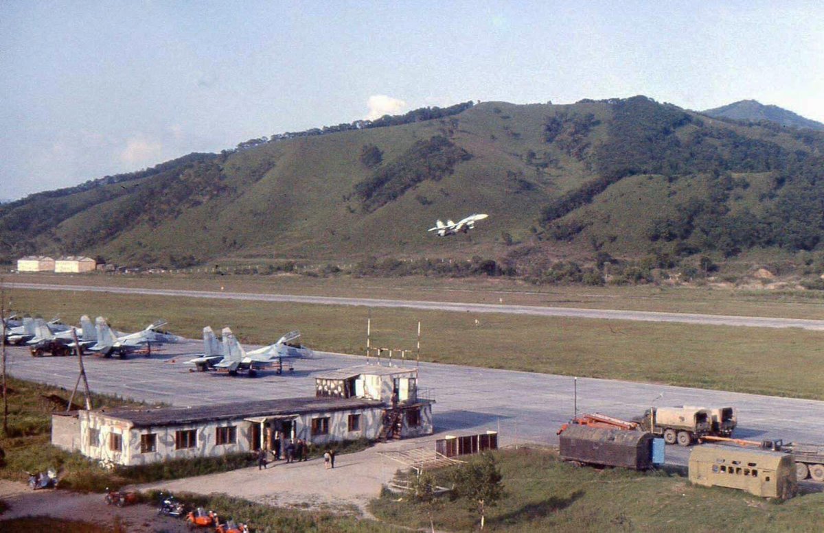 The Su-27_ tweet media