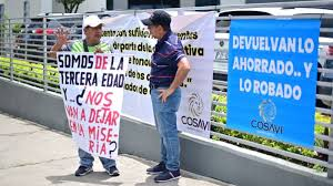 El gobierno de Bukele no  ha podido responder a los miles de ahorrantes que perdieron su dinero en COSAVI, la cual operó con beneplácito de la superintendencia financiera a pesar de las sospechas de que el dinero de los usuarios se estaba desviando a préstamos incobrables. 4/4