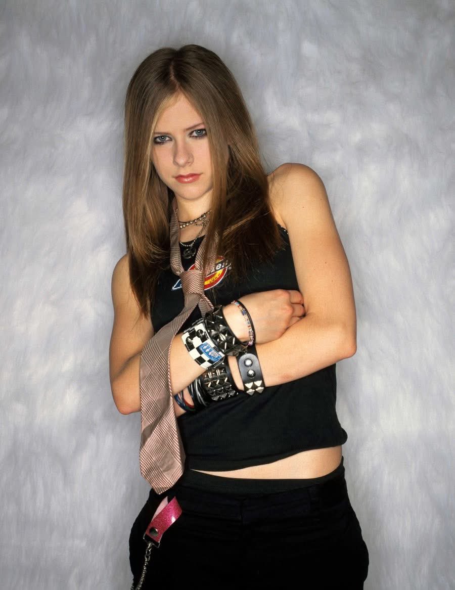 SUPPORT 4 AVRIL | Fan Account tweet media