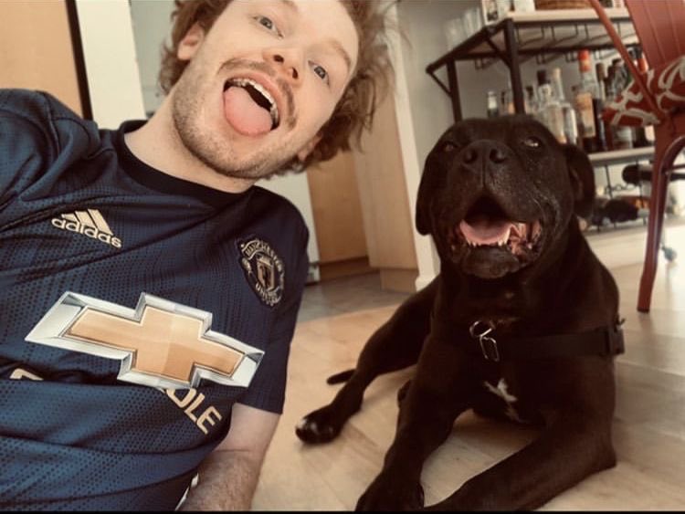 Roach 🎀 tweet media