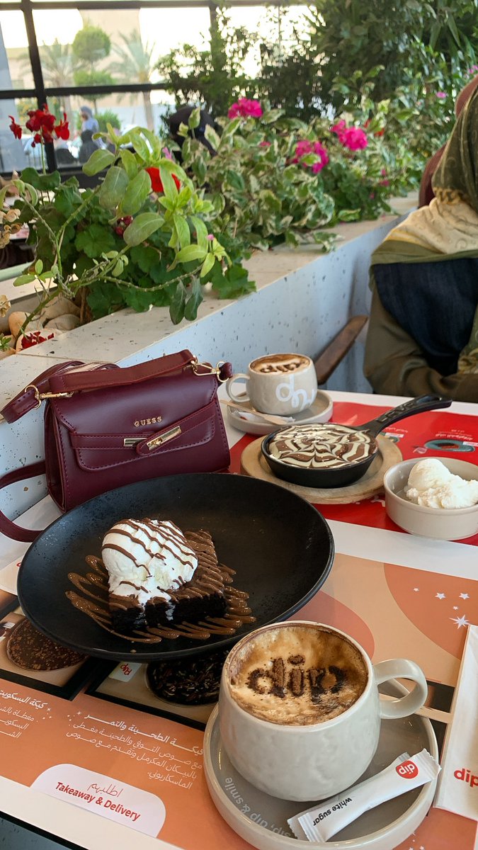 Sh0shoox's tweet photo. تبادل عيديات ضروري كل سنة 😋💗
@AllFatoma https://t.co/5PqkCOfYV4
