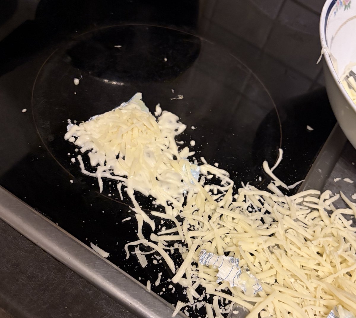 KIKI ⋆ seeing sperm ☽̶☾ tweet media