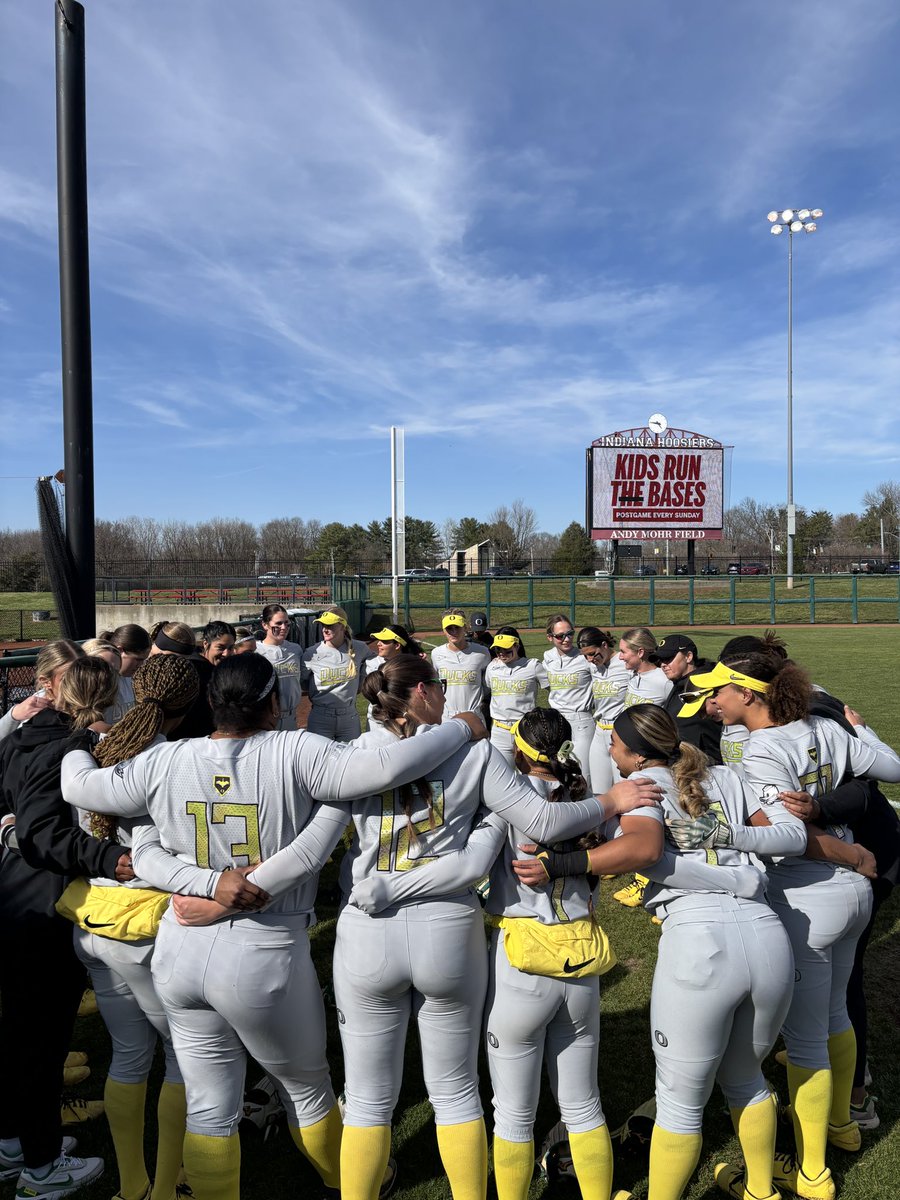 Brooke Burns tweet media