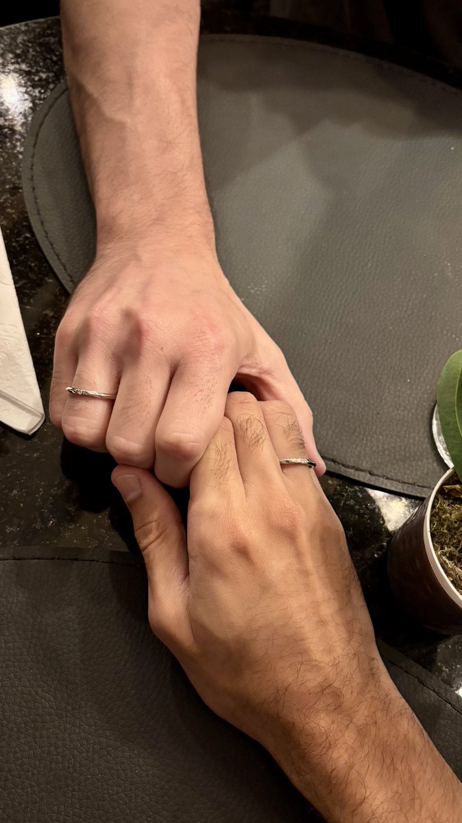 melo caique 🪞 tweet media