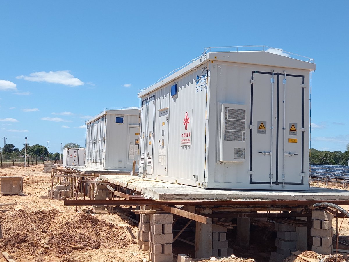 LorenzoOsbel's tweet photo. El parque solar fotovoltaico de Amancio debe conectarse al sistema electroenergético nacional a finales de este mes o principios de abril #LasTunas #PorLasTunasLaVictoria #SíSePuede https://t.co/SdN5KoyLbQ