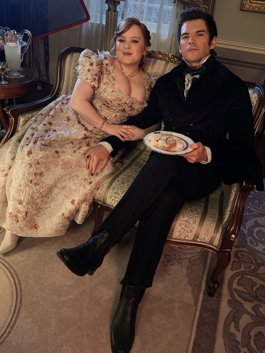 HaleyWhistledownXx tweet media