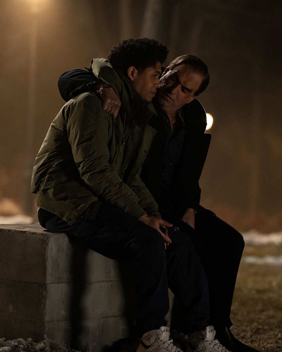 وسطِ سریال tweet media