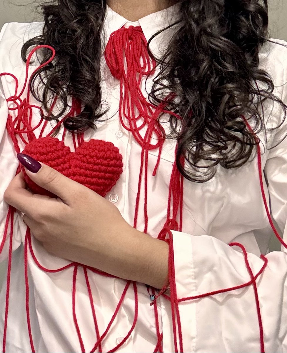 La_de_los_hilos. tweet media