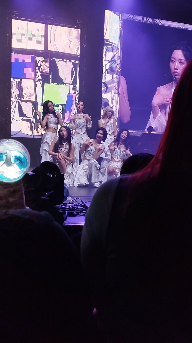 VIT Mae_ 🌑🩶 | Mono tweet media