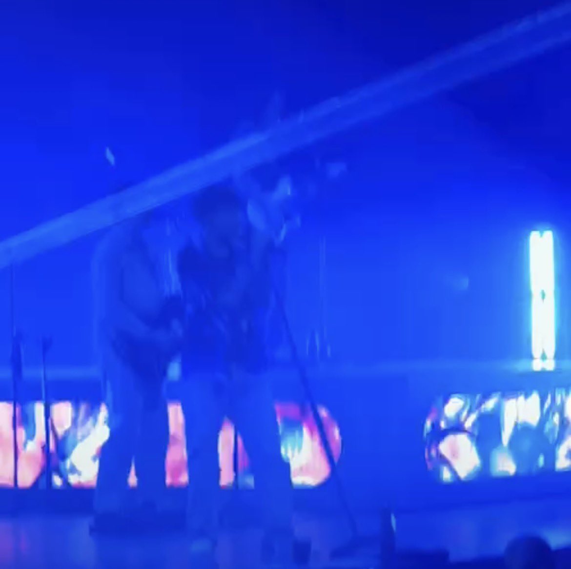 DeluriaD tweet media