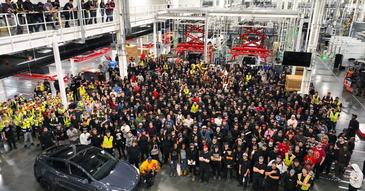 CarTesla5634's tweet photo. Our 9 millionth vehicle globally has just rolled off the production line at Giga Shanghai Thanks to our owners and supporters around the world #Tesla #viral #fyp #TeslaLife #usa https://t.co/36ubhBxewx