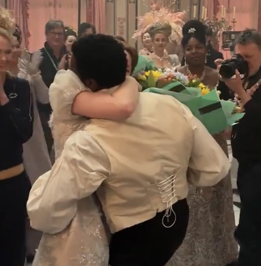 ˚࿔ nicole 𝜗𝜚˚. tweet media