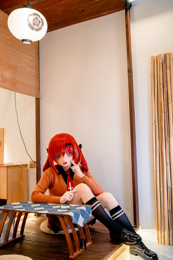 coinfish2's tweet photo. #kigurumi 去洛阳玩的第一天晚上，在一个有点风格化布景的民宿随手拍点(•౪• ) https://t.co/BZ7SeFwq4w