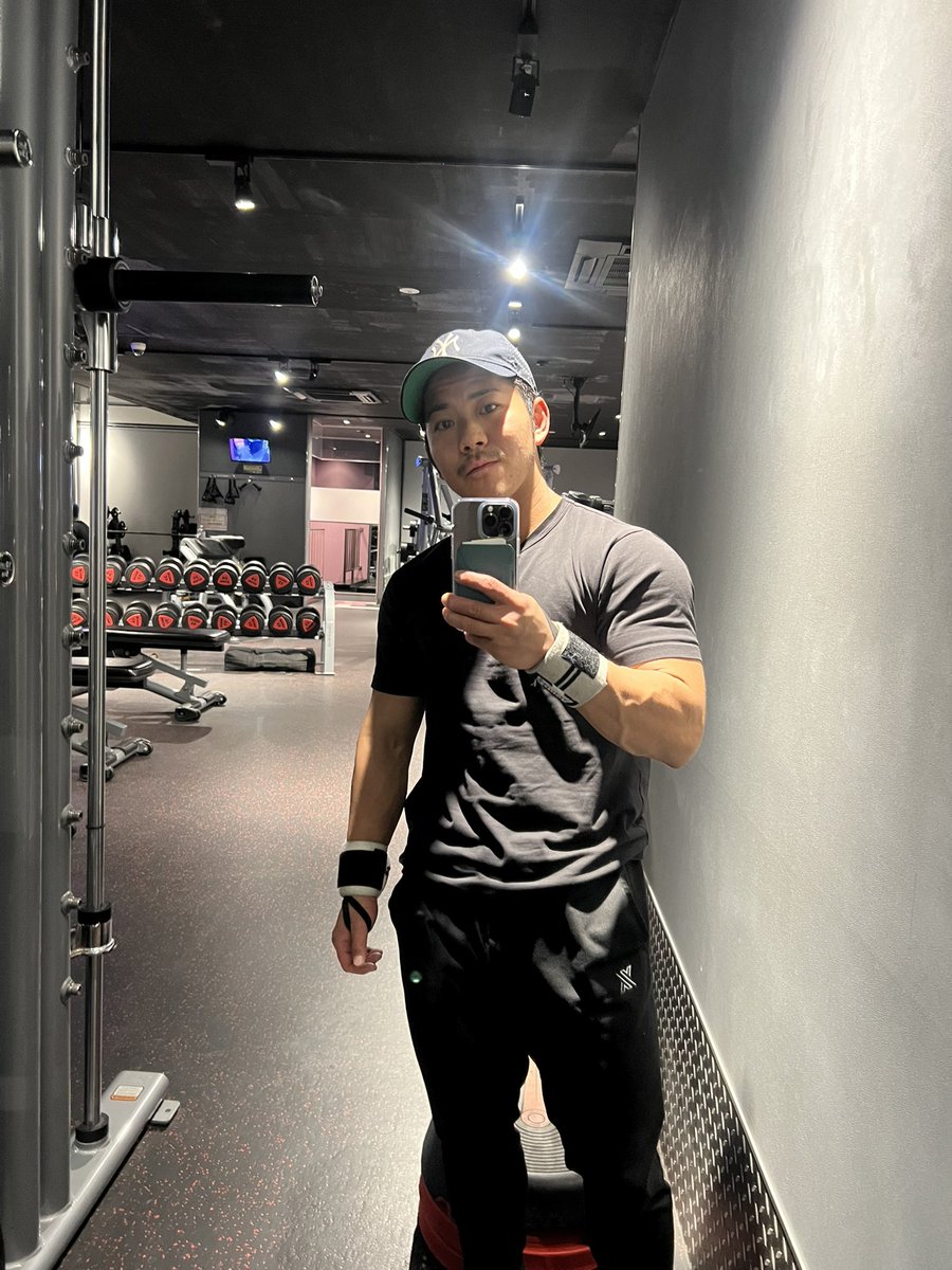 tsuckham's tweet photo. 全然更新してなかったけどベンチ100kgようやく達成。(今月初旬)
継続あるのみ。 https://t.co/ticxQ81wgw