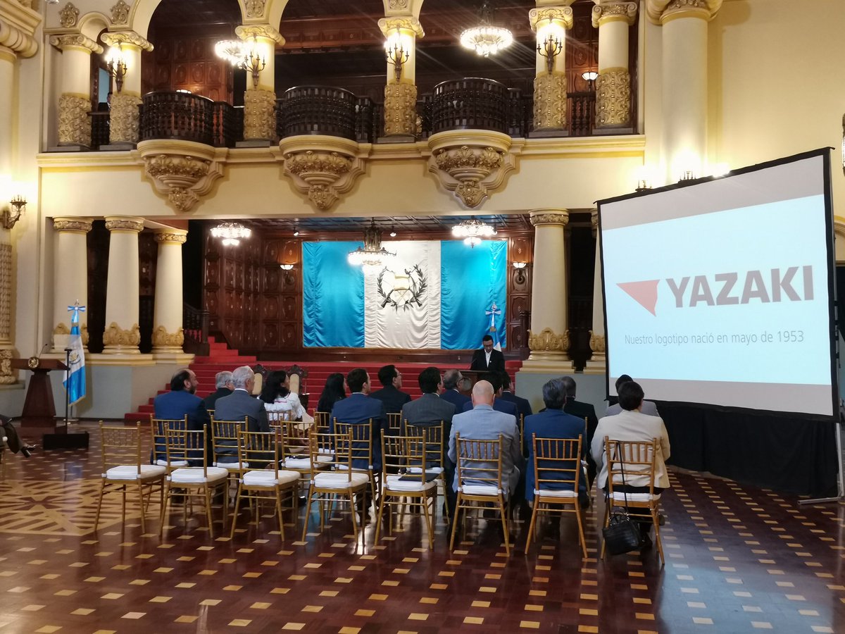 rbolanos_pl's tweet photo. Yazaki, compañía japonesa de fabricación de componentes automotrices, anunció la apertura de su segunda fábrica en San Marcos, Guatemala. Generará 3,500 empleos. En el anuncio participan el CEO de Yazaki, el Embajador de Japón, el Presidente @BArevalodeLeon @prensa_libre https://t.co/JruqDZkqHx